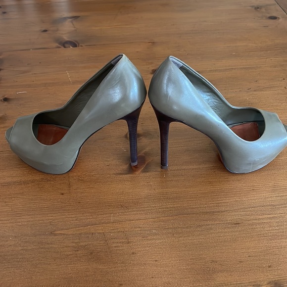 Aldo Platform Heels - Olive. EU size 38. - Picture 3 of 5